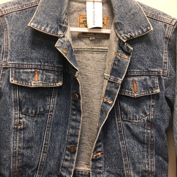 ☘️Levi's Crop Denim Jacket☀️ - Picture 3 of 8